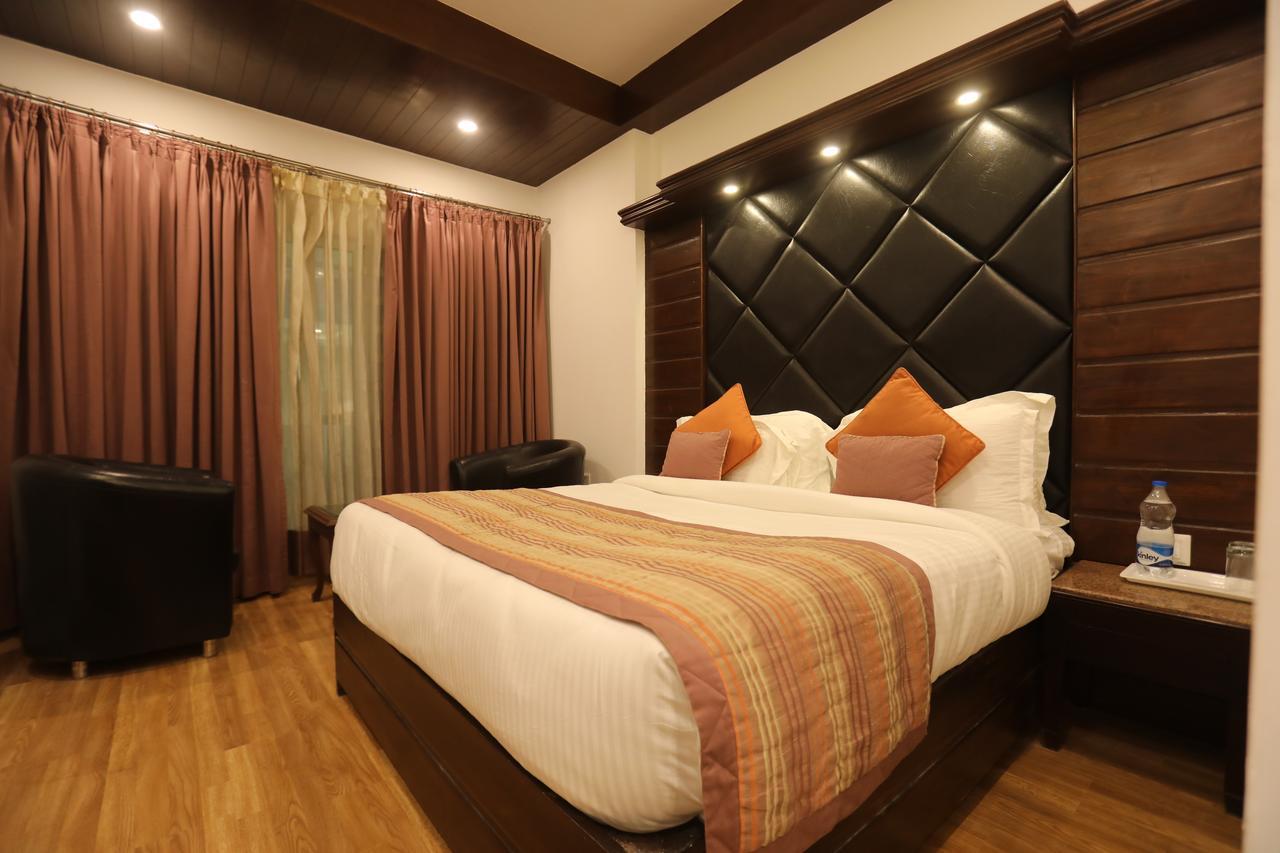 Milestone Inn & Spa 穆索里 外观 照片