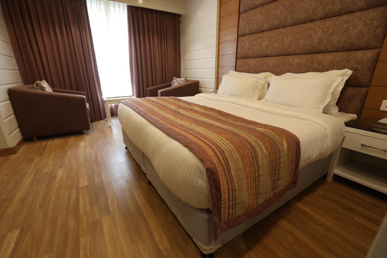 Milestone Inn & Spa 穆索里 外观 照片