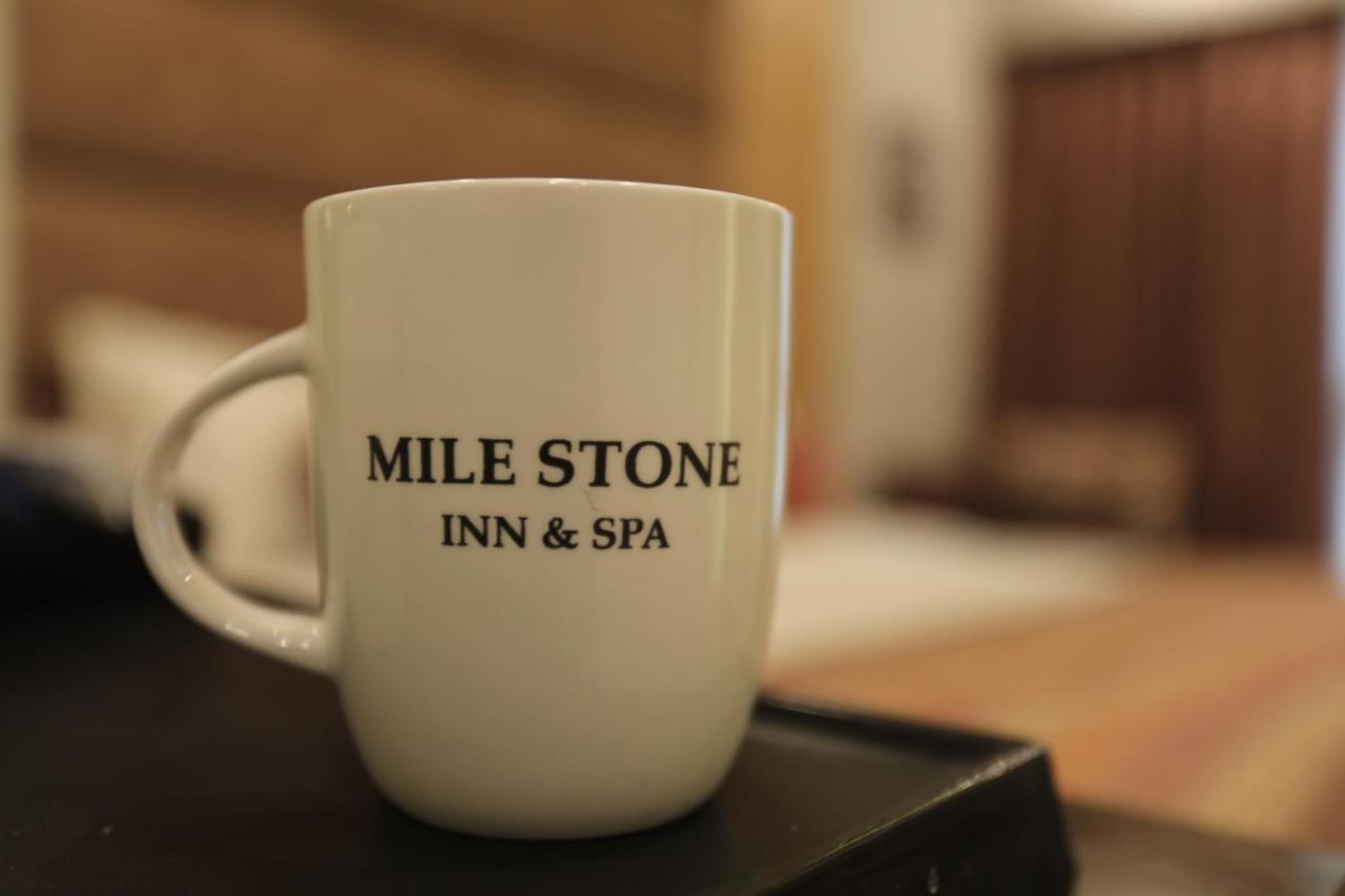 Milestone Inn & Spa 穆索里 外观 照片